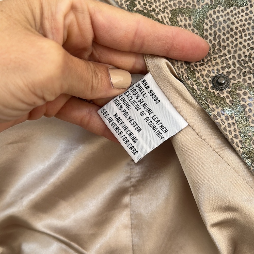 Unique Leather Jacket - image 8